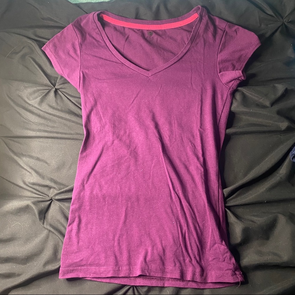 Purple fitting t-shirt